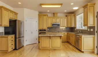 23522 Chaffey Ln, Aurora, OR 97002