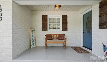 1203 Flintshire Dr, Albemarle, NC 28001