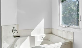 1617 Berkeley Ave, Beachwood, NJ 08722