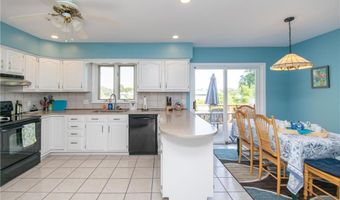 20 Morrison Ave, Middletown, RI 02842