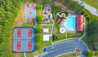 62 Applewood Ln, Acworth, GA 30101