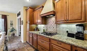 2001 NE Innsbruck Dr, Ankeny, IA 50021