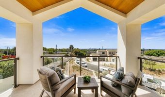 2924 Highland Dr, Carlsbad, CA 92008