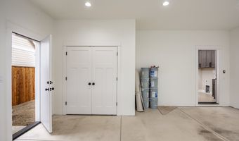 87653 8th St, Veneta, OR 97487