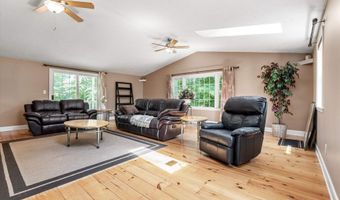 29 Maple Dr, Bedford, NH 03110