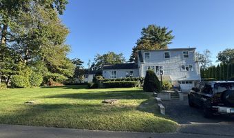 13 Fenway Rd, Branford, CT 06405