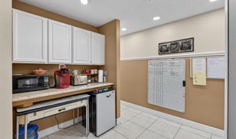 7 W MAIN St 12-14, Apopka, FL 32703