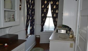 18 Bridge Ave, Bay Head, NJ 08742