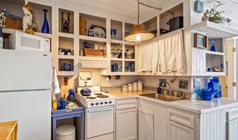 16 Pelican St, Alligator Point, FL 32346