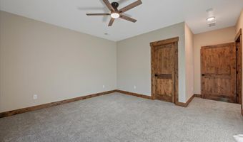 18 RAINBOW VALLEY LODGE Rd, Centennial, WY 82055