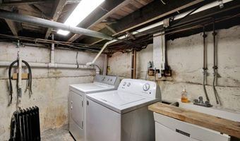 224 Walling Pl, North Middletown, NJ 07748