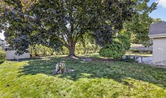 521 W SENECA Dr, Appleton, WI 54911