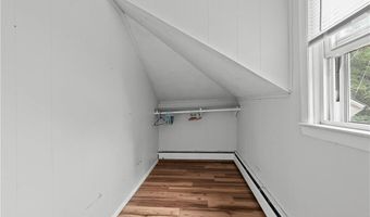 403 Commonwealth Ave, Warwick, RI 02886