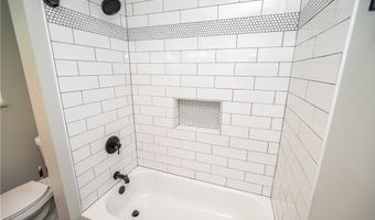 1768 Celeste Cir, Austintown, OH 44511