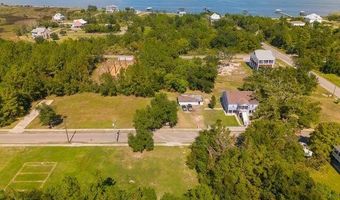 204 Harrison Ct, Bay St. Louis, MS 39520