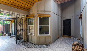 14902 Le Grande Dr, Addison, TX 75001