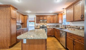 1057 4th St SE, Bandon, OR 97411