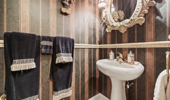 28 Pond View Cir, Barnegat, NJ 08005