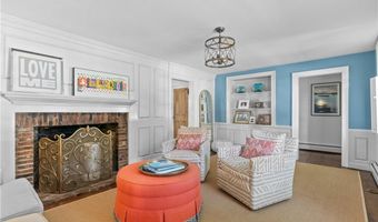 35 Second St, Newport, RI 02840