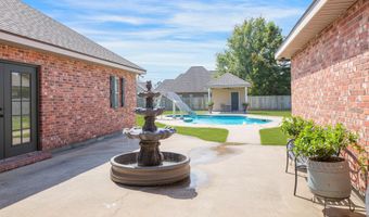 8921 Oak Creek Ln, Abbeville, LA 70510