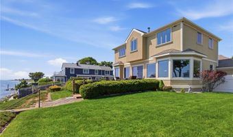 25 Narragansett St, North Kingstown, RI 02852