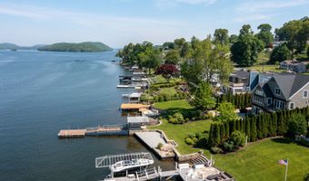 156 N Lake Shore Dr, Brookfield, CT 06804