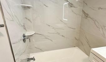 2008 38TH St SE 302, Washington, DC 20020