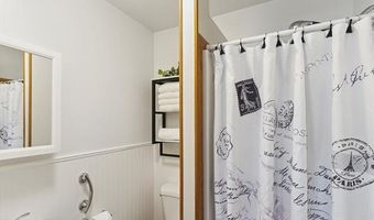 4998 N MAIN St, Long Lake, MI 48743