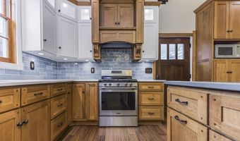 724 N Water St, Albany, IN 47320