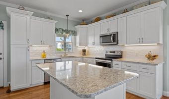 1711 E Fort Macon Rd, Atlantic Beach, NC 28512