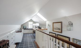 41 Elm St, Newport, RI 02840