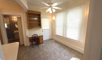 102 Wardlaw St, Abbeville, SC 29620