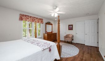108 Lock Ln, Alum Creek, WV 25003