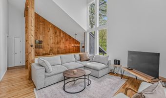5 Bell Valley Rd, Campton, NH 03223