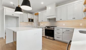23 Kirkwall Ln, Bella Vista, AR 72715