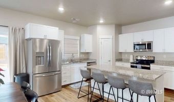 1015 E Canyon Dr, Big Water, UT 84741