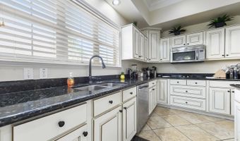 2013 Pointe Clear Dr, Biloxi, MS 39531