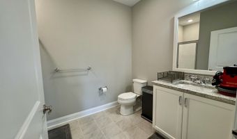 61 Brentwood Cir 66, Danbury, CT 06810