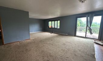 8 Greendale Rd, Andover, NJ 07860