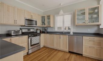 191 3rd St, Newport, RI 02840