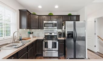 15 Bishop Cir, Albrightsville, PA 18210