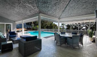 9976 Grandview Dr, La Mesa, CA 91941