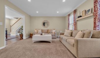 65 Serpentine Dr, Bayville, NJ 08721