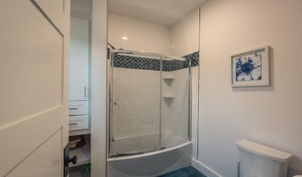 917 McDonald Dr, Amsterdam, NY 12070