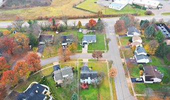 1670 Yosemite Pkwy, Algonquin, IL 60102