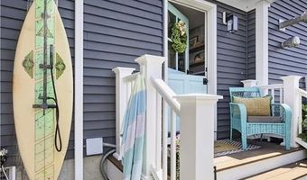 9 Dudley Dr, Narragansett, RI 02882