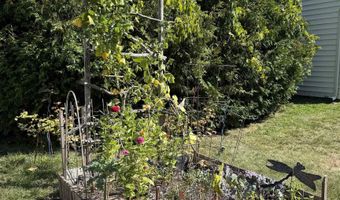 112 S Crest Dr, Burlington, VT 05401
