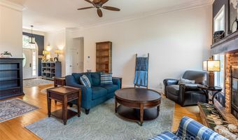 47 Timberwood Dr, Asheville, NC 28806