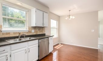 352 Country Ln, Algonquin, IL 60102