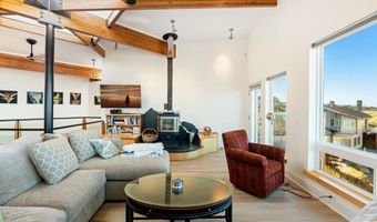 2770 WHALE WATCH Way, Bandon, OR 97411